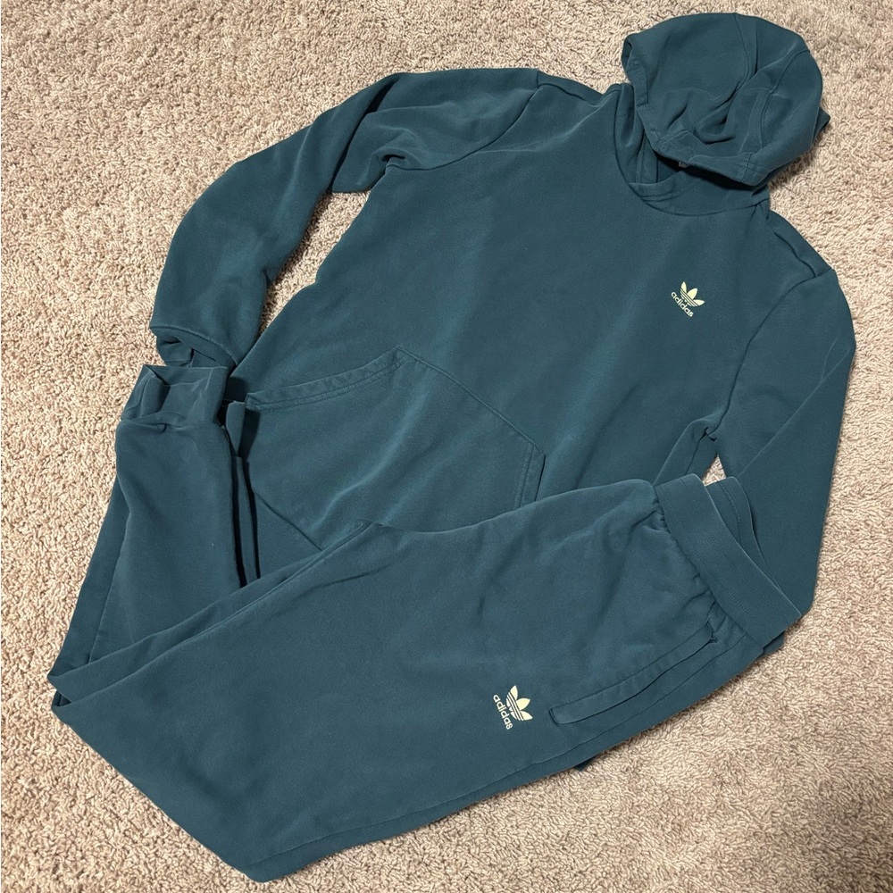 Adidas Boys sweatpants and hoodie set